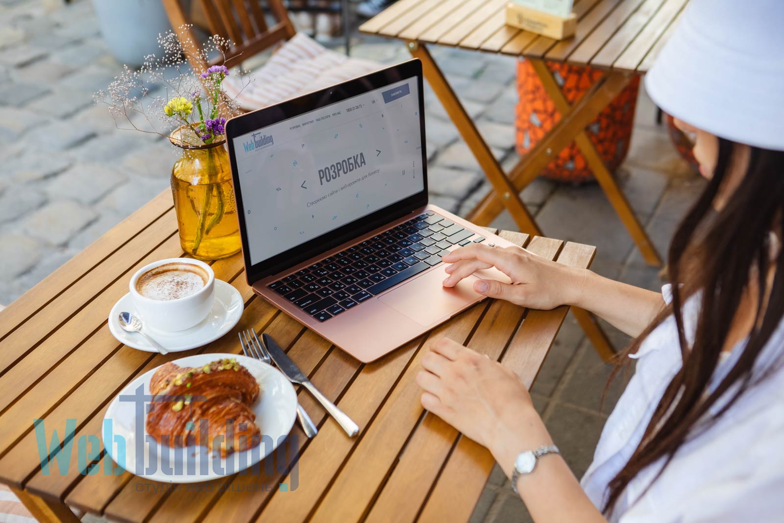 Spring discounts of up to 50% on website development and online advertising!